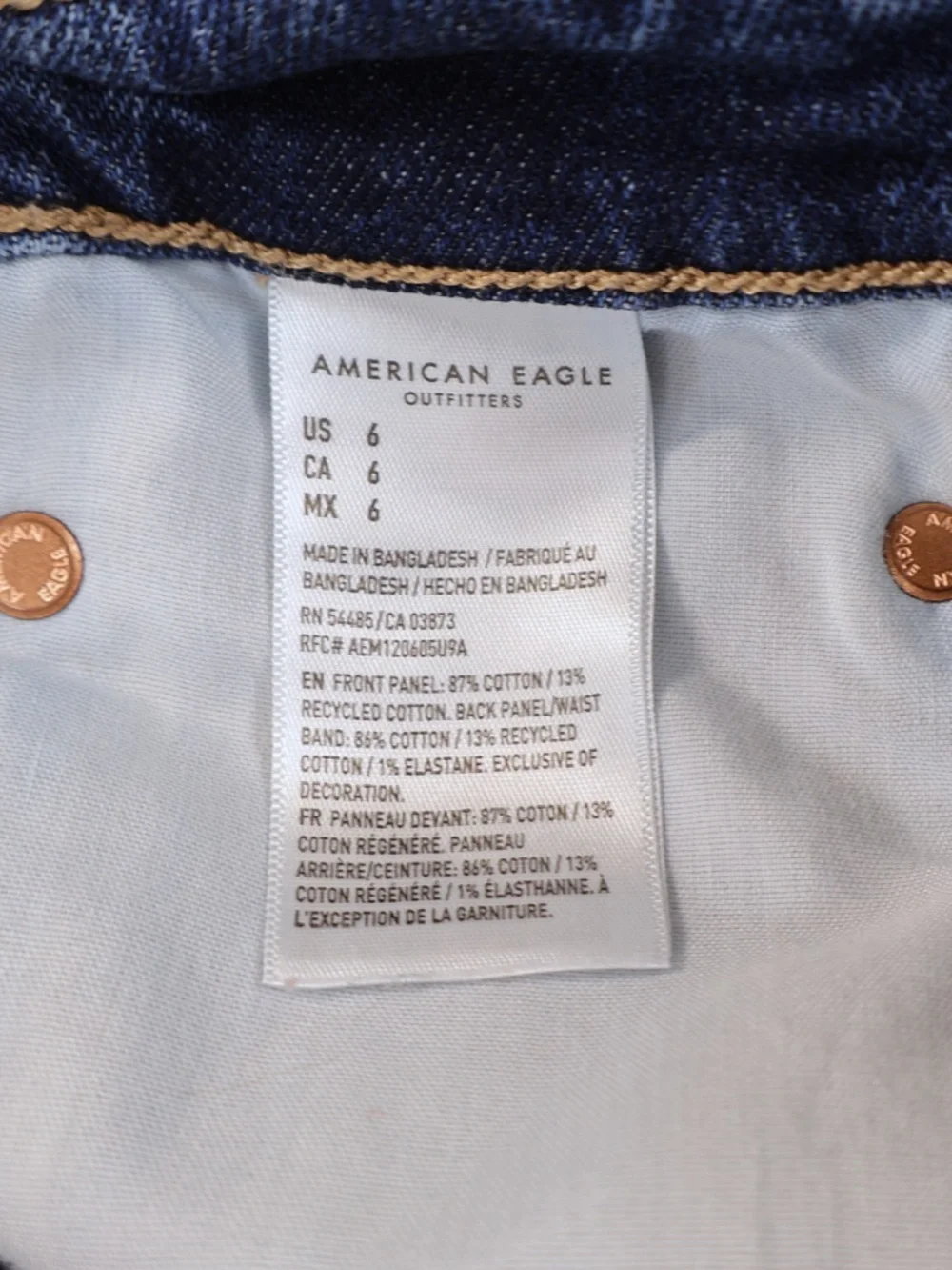 American Eagle Relaxed Denim Shorts Size 6 High Rise Raw Hem Blue Jean Shorts
